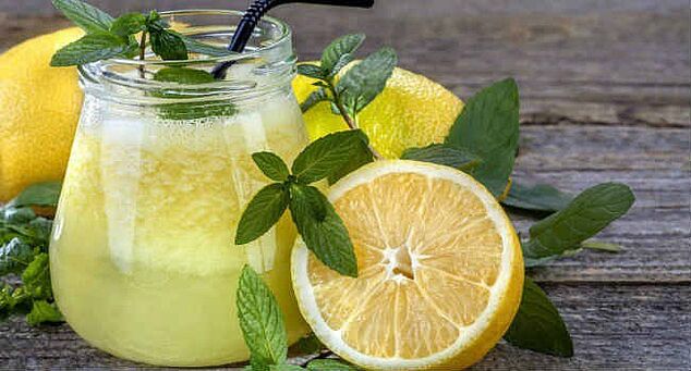 eau avec du citron au régime